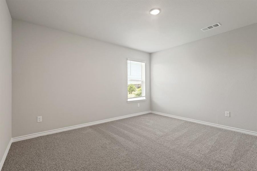 Spacious, unfurnished interior of a new home in Deer Creek, Fort Worth (Image 11). Spacious, unfurnished interior of a new home in Deer Creek, Fort Worth (Image 11).
