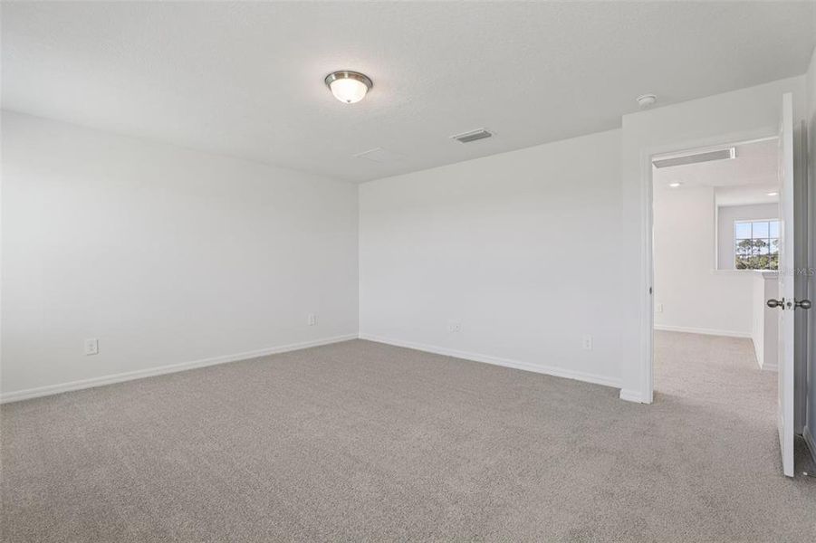 Spacious, unfurnished interior of a new home in The Reserve at Twin Lakes, St. Cloud (Image 18). Spacious, unfurnished interior of a new home in The Reserve at Twin Lakes, St. Cloud (Image 18).