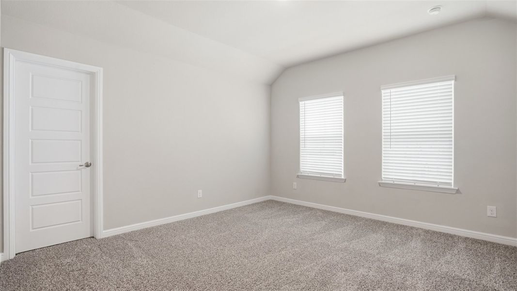 Spacious, unfurnished interior of a new home in Eden Ranch, Arlington (Image 18).