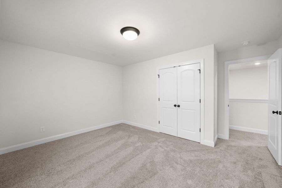 Spacious, unfurnished interior of a new home in Pisgah Park, Kernersville (Image 35).