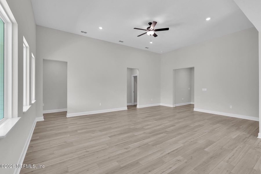 Spacious, unfurnished interior of a new home in Westport Landing, Jacksonville (Image 19).