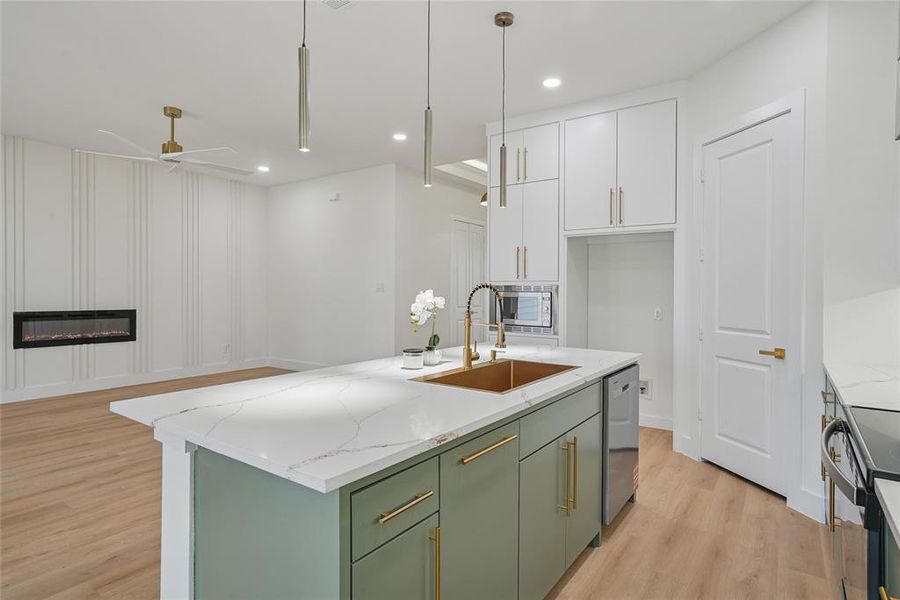 Furnished interior view inside a new home in , Dallas (Image 12).