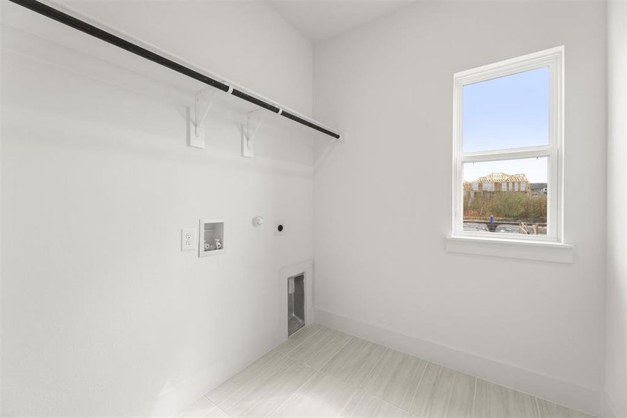 Furnished interior view inside a new home in The Villages of Hurricane Creek, Anna (Image 5). Furnished interior view inside a new home in The Villages of Hurricane Creek, Anna (Image 5).