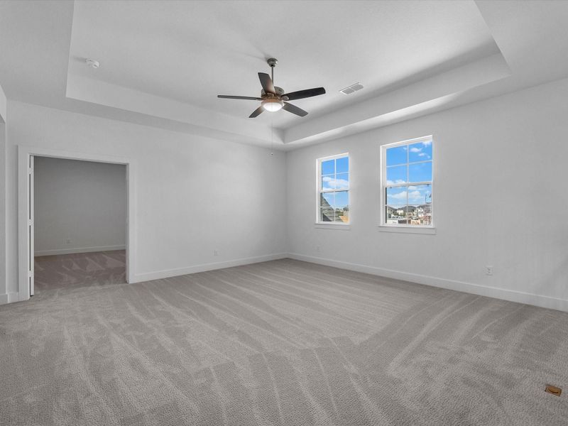 Spacious, unfurnished interior of a new home in Harvest Green, Richmond (Image 13).