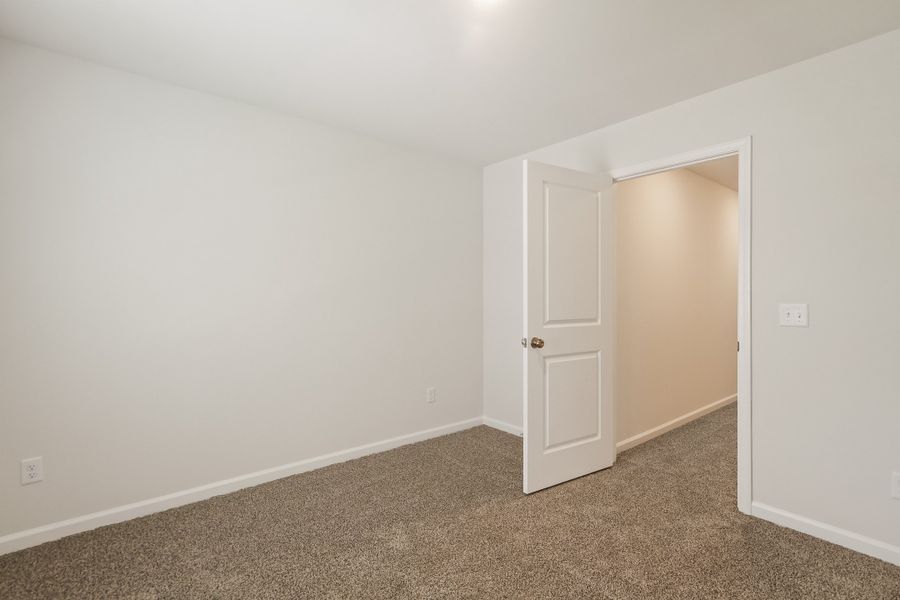 Representative unfurnished interior of a home built from the Palm by Veranda Homes in Hitchcock Preserve, Aiken (Image 24).