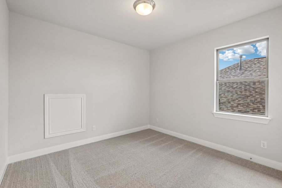Spacious, unfurnished interior of a new home in 6 Creeks, Kyle (Image 33).