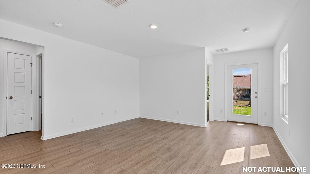 Spacious, unfurnished interior of a new home in Copes Landing, Jacksonville (Image 19).