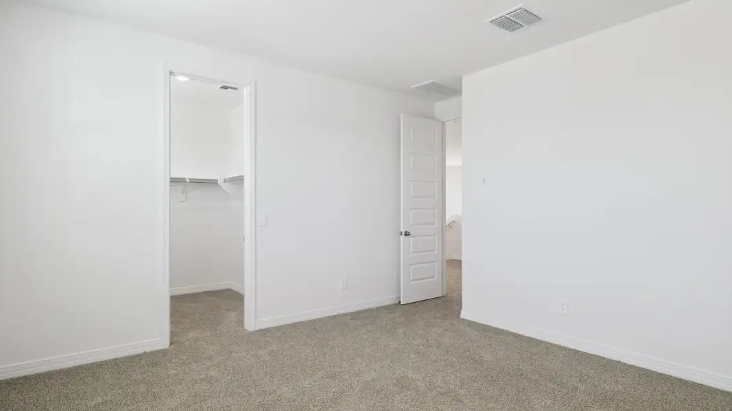 Spacious, unfurnished interior of a new home in El Cidro, Goodyear (Image 38).