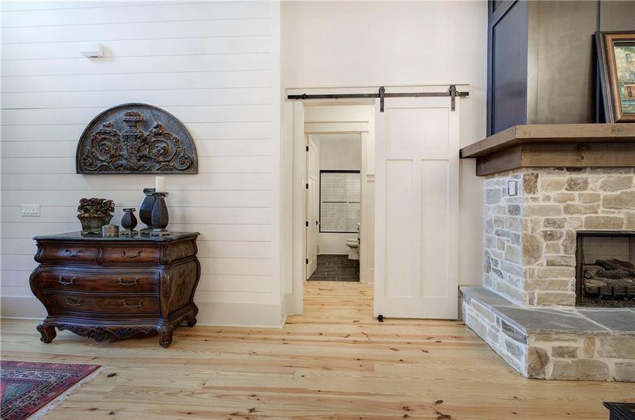 Exterior details and patio area of a home in , Acworth (Image 26).