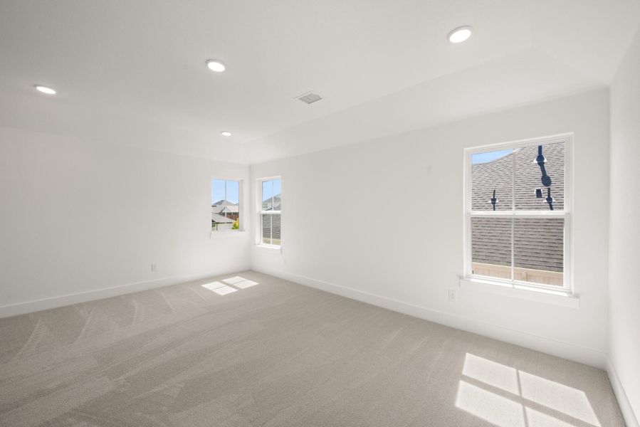 Spacious, unfurnished interior of a new home in Inspiration Collection at View at the Reserve, Mansfield (Image 22).