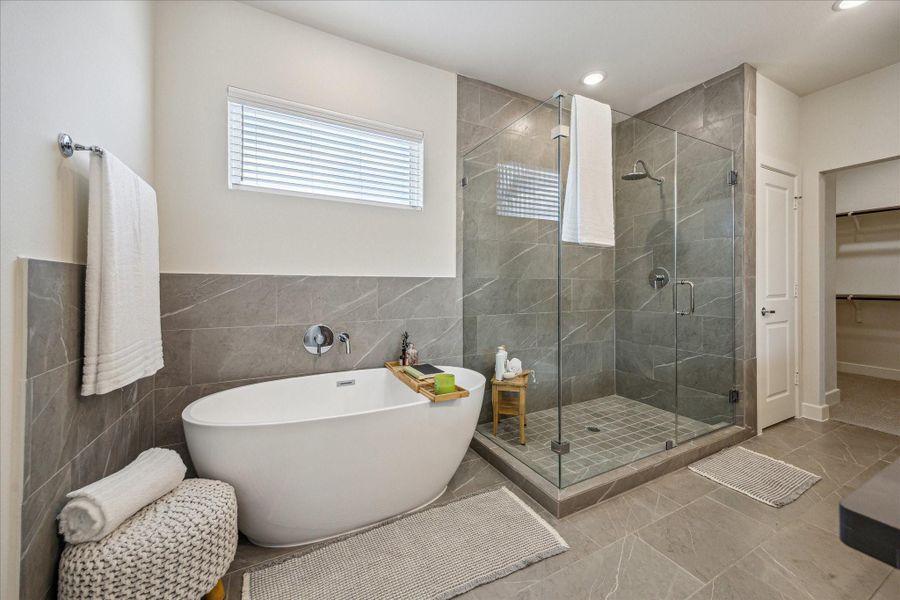 Representative photo showing the community’s model home primary bathroom. Layout and selections may vary. Representative photo showing the community’s model home primary bathroom. Layout and selections may vary.