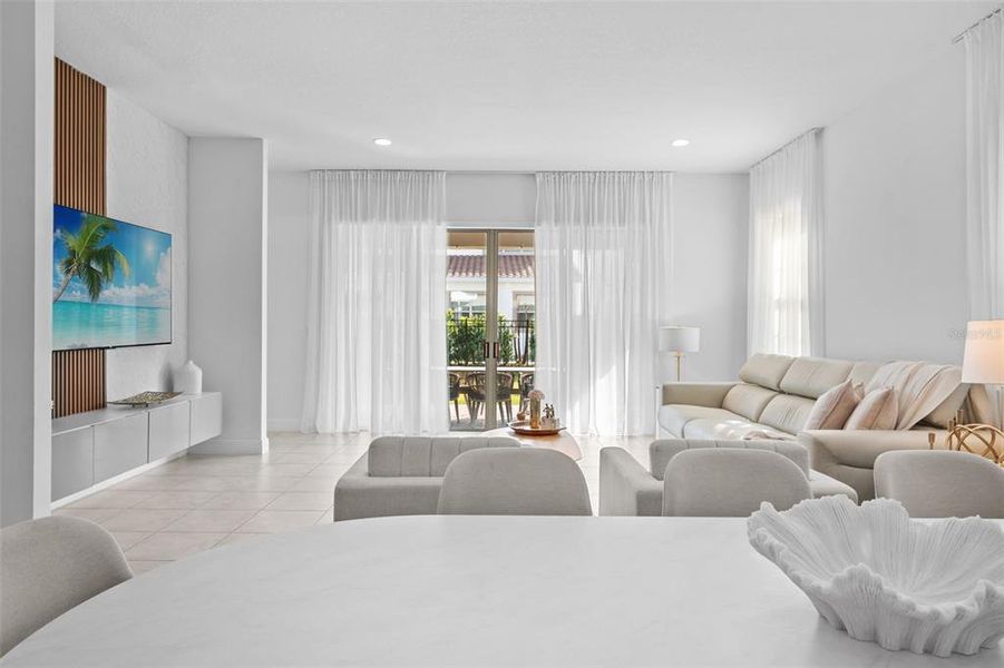 Furnished interior view inside a new home in , Orlando (Image 13).