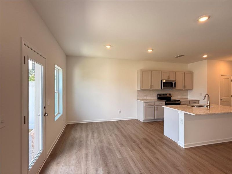 Spacious, unfurnished interior of a new home in Leydenview, Mableton (Image 24).