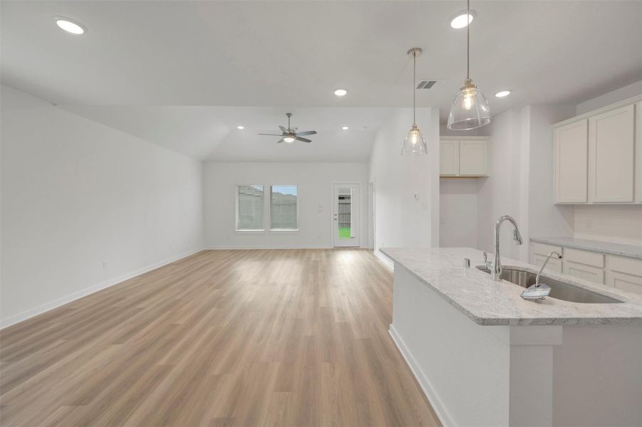Spacious, unfurnished interior of a new home in Miller's Pond, Rosenberg (Image 27). Spacious, unfurnished interior of a new home in Miller's Pond, Rosenberg (Image 27).