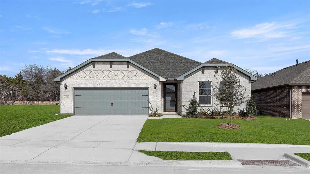 01. 2110 Sunnymede - Front