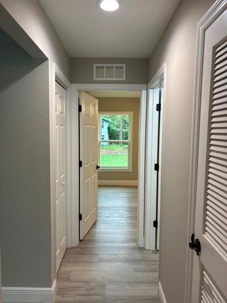 Spacious, unfurnished interior of a new home in , Dunnellon (Image 23).