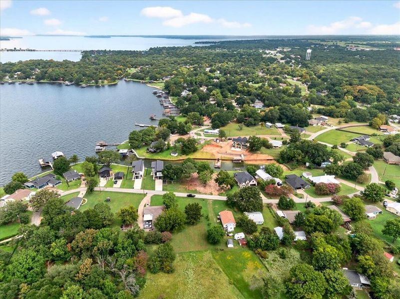 Image 4 of a home in . Image 4 of a home in .