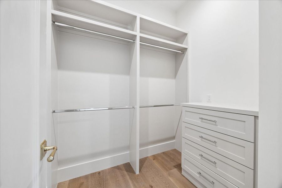 Closet 2 Closet 2