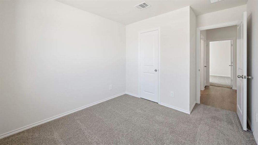 Spacious, unfurnished interior of a new home in Sweetwater Springs, Sherman (Image 18).