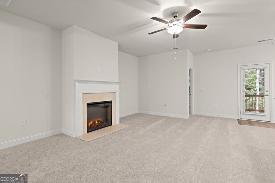 Spacious, unfurnished interior of a new home in Canterbury Villas, Carrollton (Image 19).