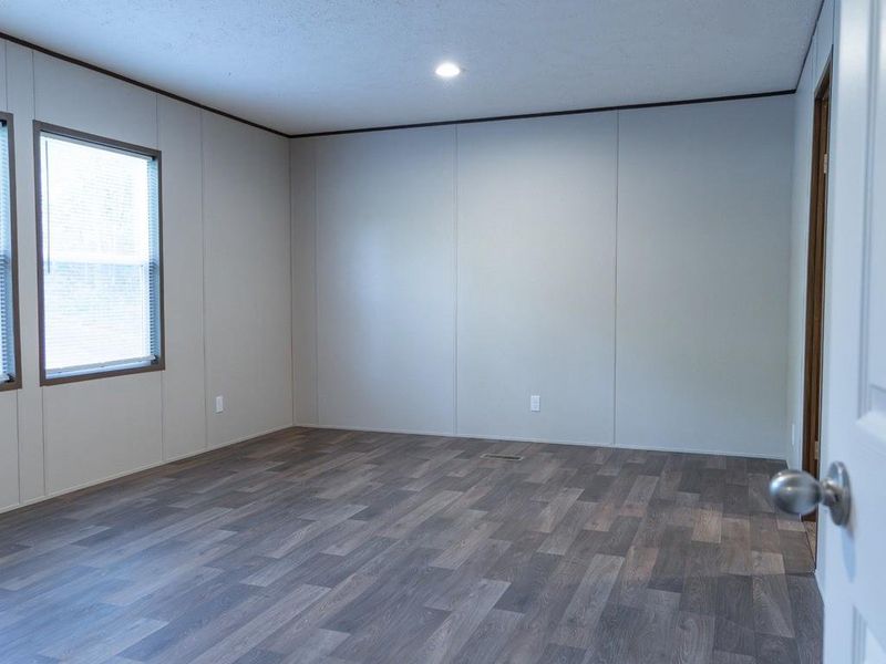 Spacious, unfurnished interior of a new home in , Taylorsville (Image 12).