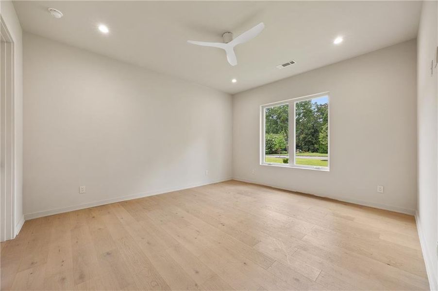 Spacious, unfurnished interior of a new home in , Sandy Springs (Image 24). Spacious, unfurnished interior of a new home in , Sandy Springs (Image 24).