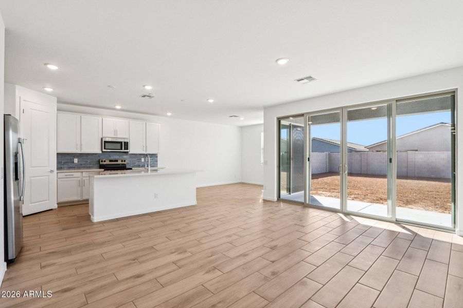 6-web-or-mls-W Camden Ave-S0402-006