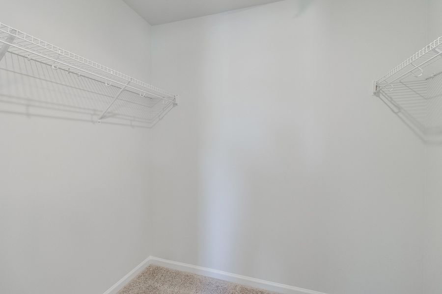 Spacious, unfurnished interior of a new home in Astoria, Columbia (Image 24).