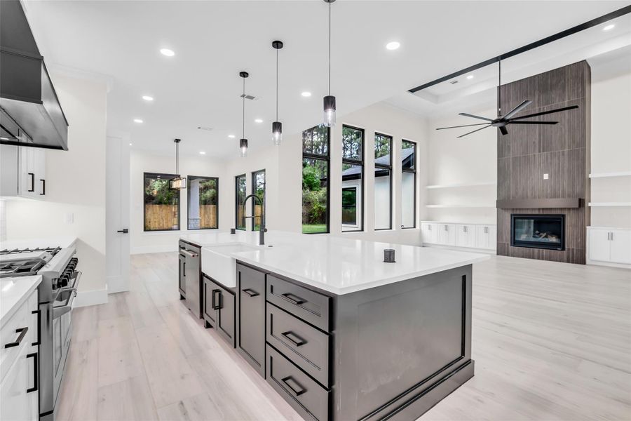 Furnished interior view inside a new home in , Tomball (Image 5).