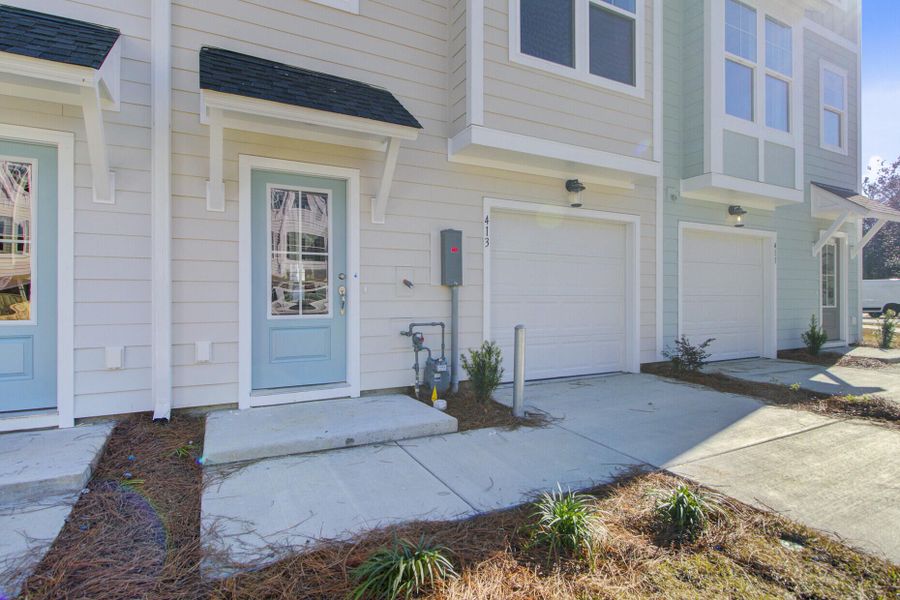 Exterior details and patio area of a home in , Johns Island (Image 3).