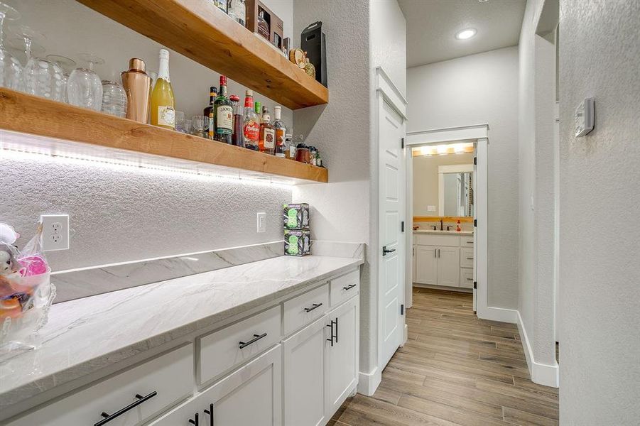 Furnished interior view inside a new home in , Weatherford (Image 10).
