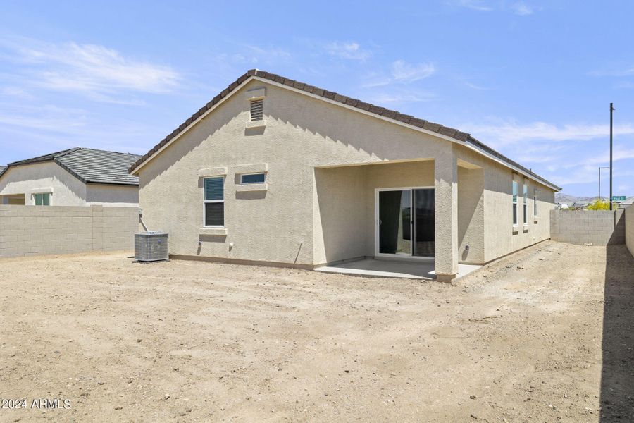 49-web-or-mls-23925-w-hopi-st-2001