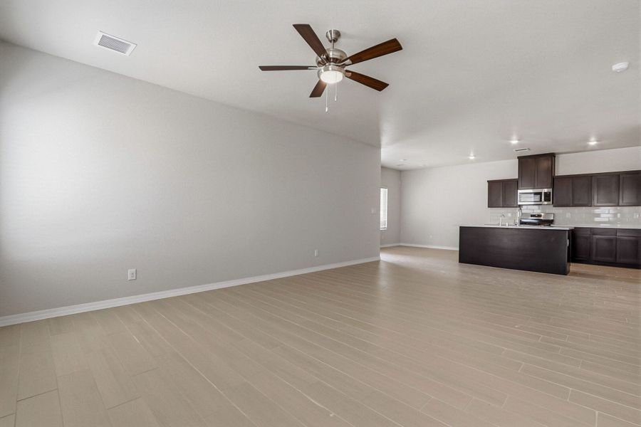 Representative unfurnished interior of a home built from the Poppy by View Homes in Paseos Del Este, El Paso (Image 38).