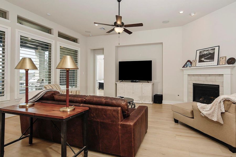 Furnished interior view inside a new home in Chambers Creek, Willis (Image 17). Furnished interior view inside a new home in Chambers Creek, Willis (Image 17).