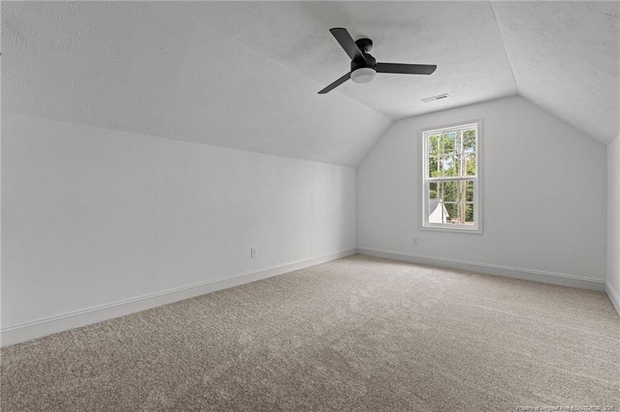 bonus room/bedroom bonus room/bedroom