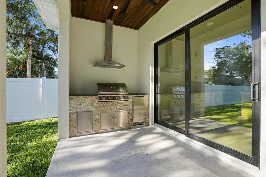 Exterior details and patio area of a home in , Safety Harbor (Image 25).