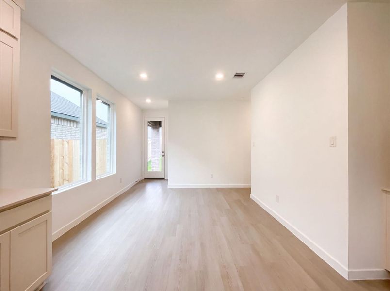 Spacious, unfurnished interior of a new home in Binford Creek, Waller (Image 10). Spacious, unfurnished interior of a new home in Binford Creek, Waller (Image 10).