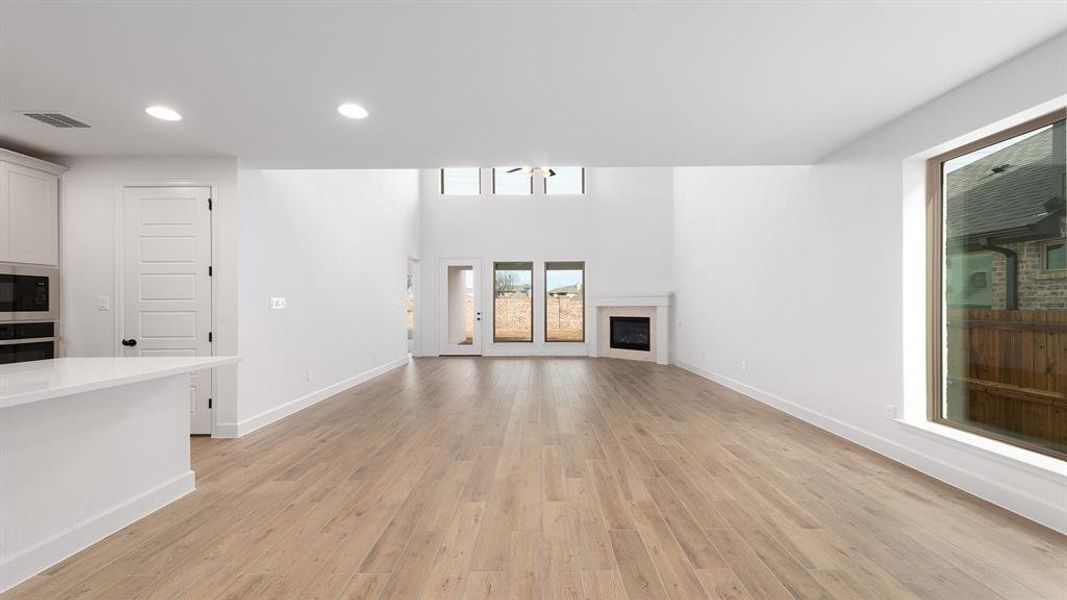 Spacious, unfurnished interior of a new home in Avondale, Fate (Image 27).