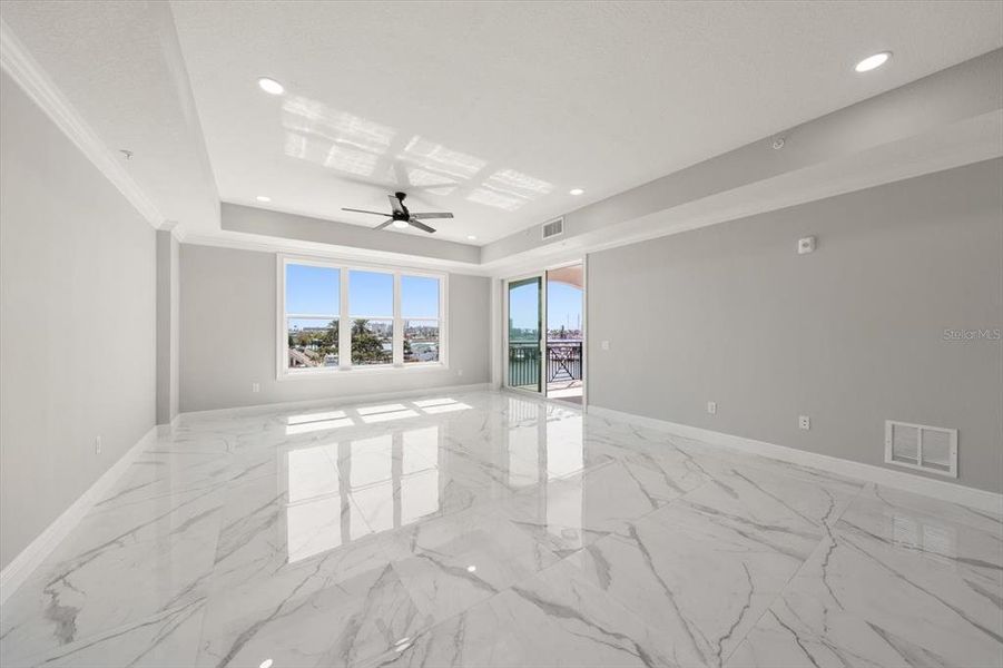 Spacious, unfurnished interior of a new home in , Clearwater (Image 28).