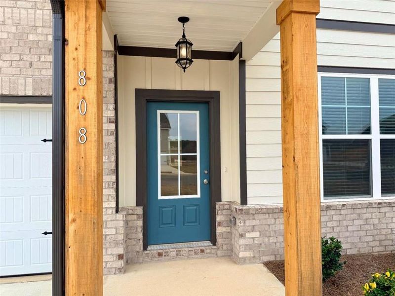 Exterior details and patio area of a home in , Bonaire (Image 3).