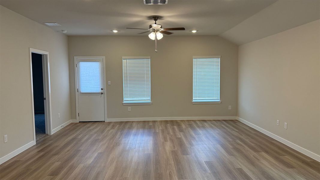 Spacious, unfurnished interior of a new home in London Towne, Corpus Christi (Image 10). Spacious, unfurnished interior of a new home in London Towne, Corpus Christi (Image 10).
