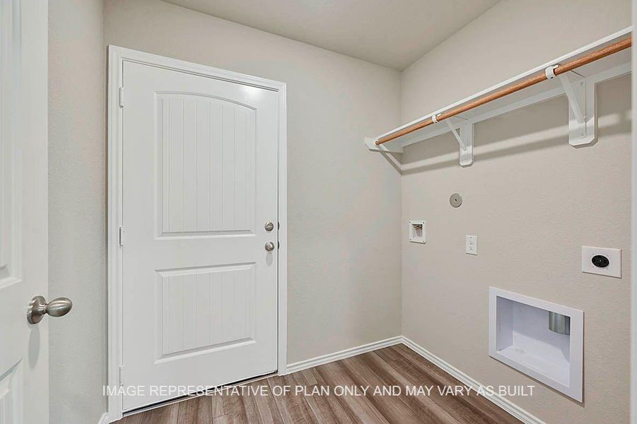 Spacious, unfurnished interior of a new home in Pleasant Hill, Bryan (Image 6).