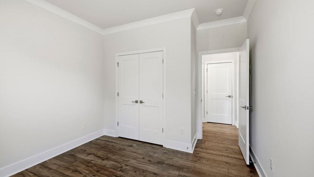 Spacious, unfurnished interior of a new home in Sycamore Cove, Woodruff (Image 23).