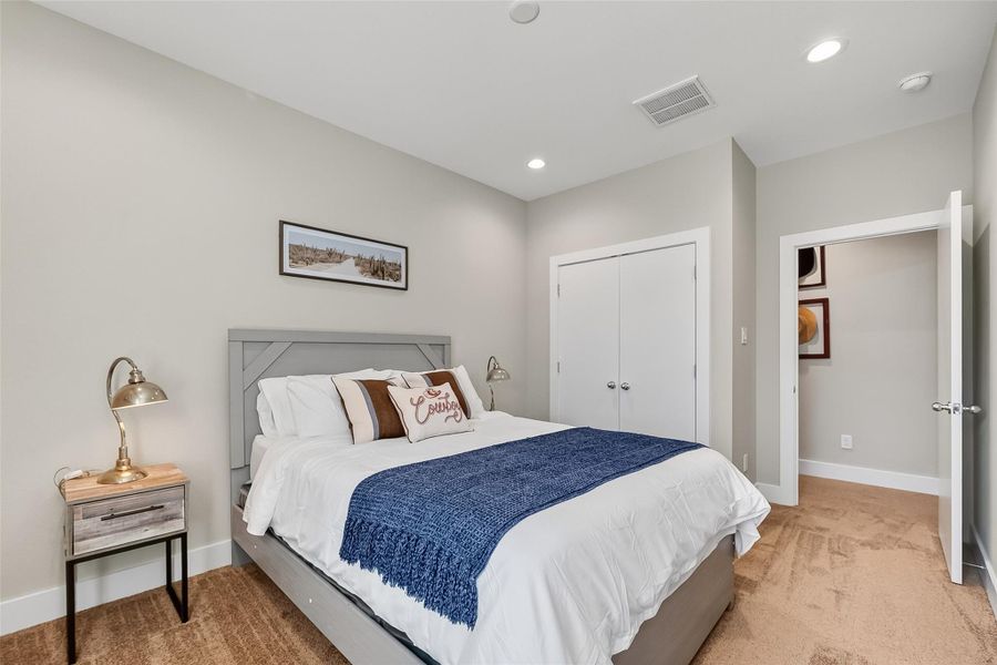 Furnished interior view inside a new home in Scranton Estates, Houston (Image 29).
