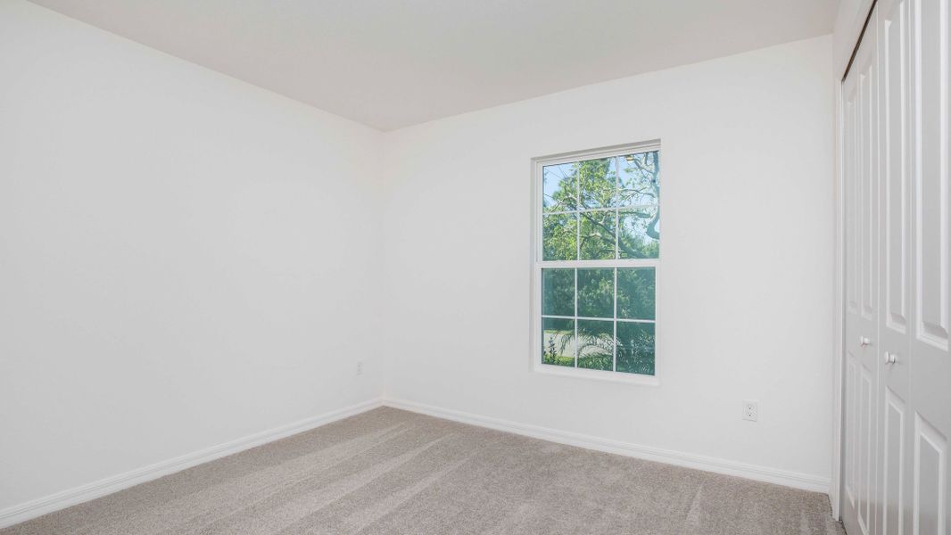 Spacious, unfurnished interior of a new home in Port Charlotte, Port Charlotte (Image 24).