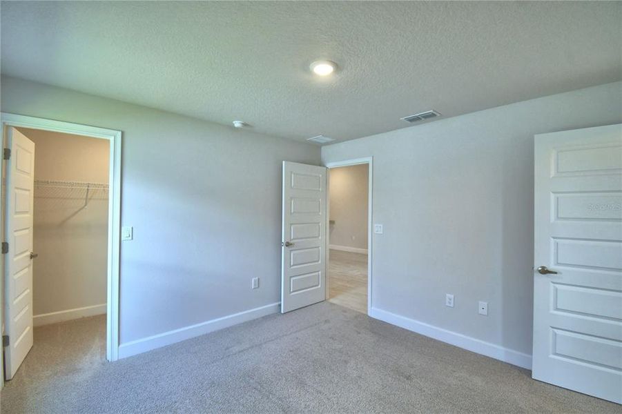 Spacious, unfurnished interior of a new home in Lake Juliana Estates, Auburndale (Image 21).