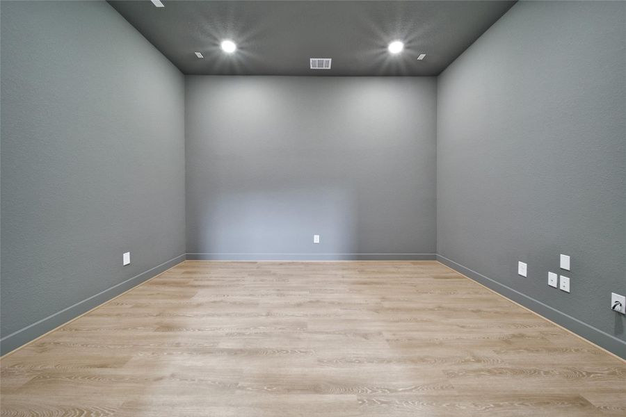 Spacious, unfurnished interior of a new home in , Tomball (Image 17). Spacious, unfurnished interior of a new home in , Tomball (Image 17).