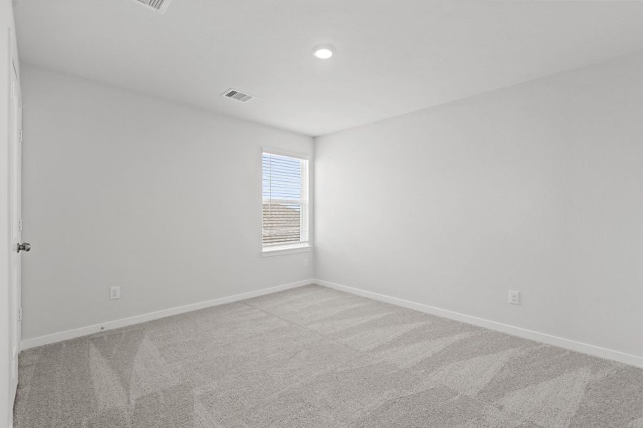 Spacious, unfurnished interior of a new home in Sunterra Lakes, Brookshire (Image 20).