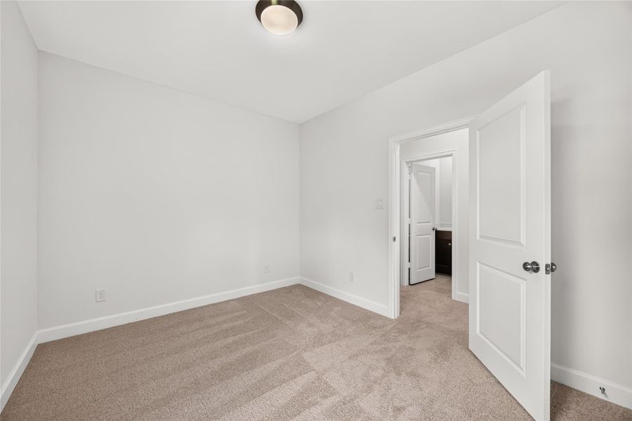 Spacious, unfurnished interior of a new home in , Houston (Image 28).