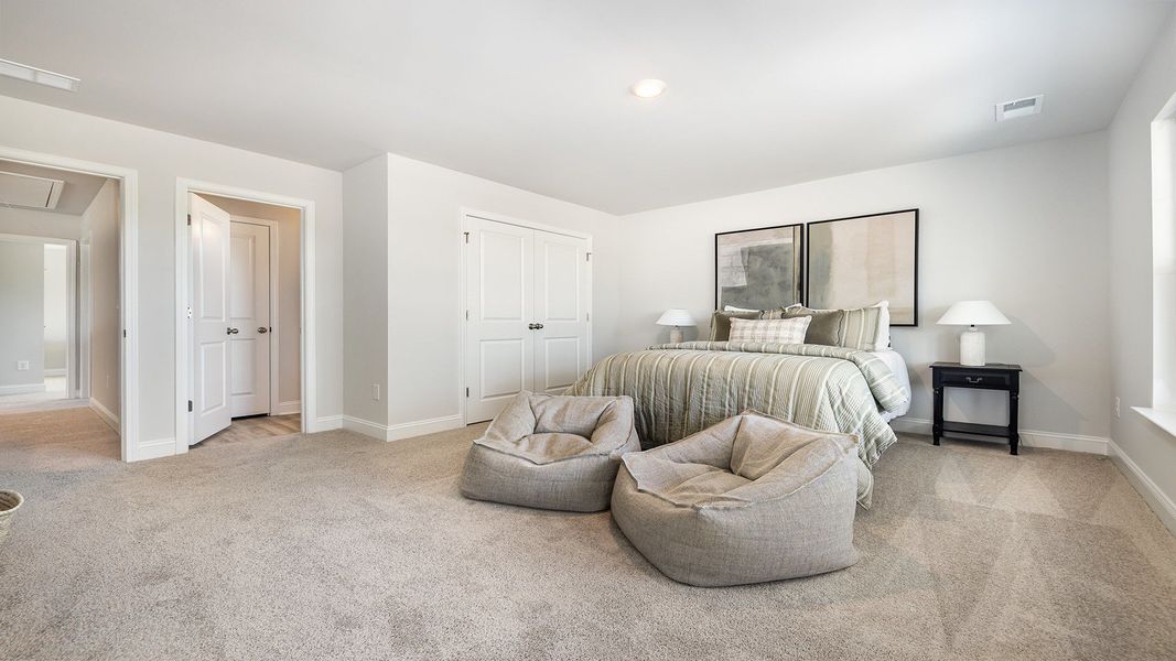 Furnished interior view inside a new home in Heron Pointe, Myrtle Beach (Image 34). Furnished interior view inside a new home in Heron Pointe, Myrtle Beach (Image 34).
